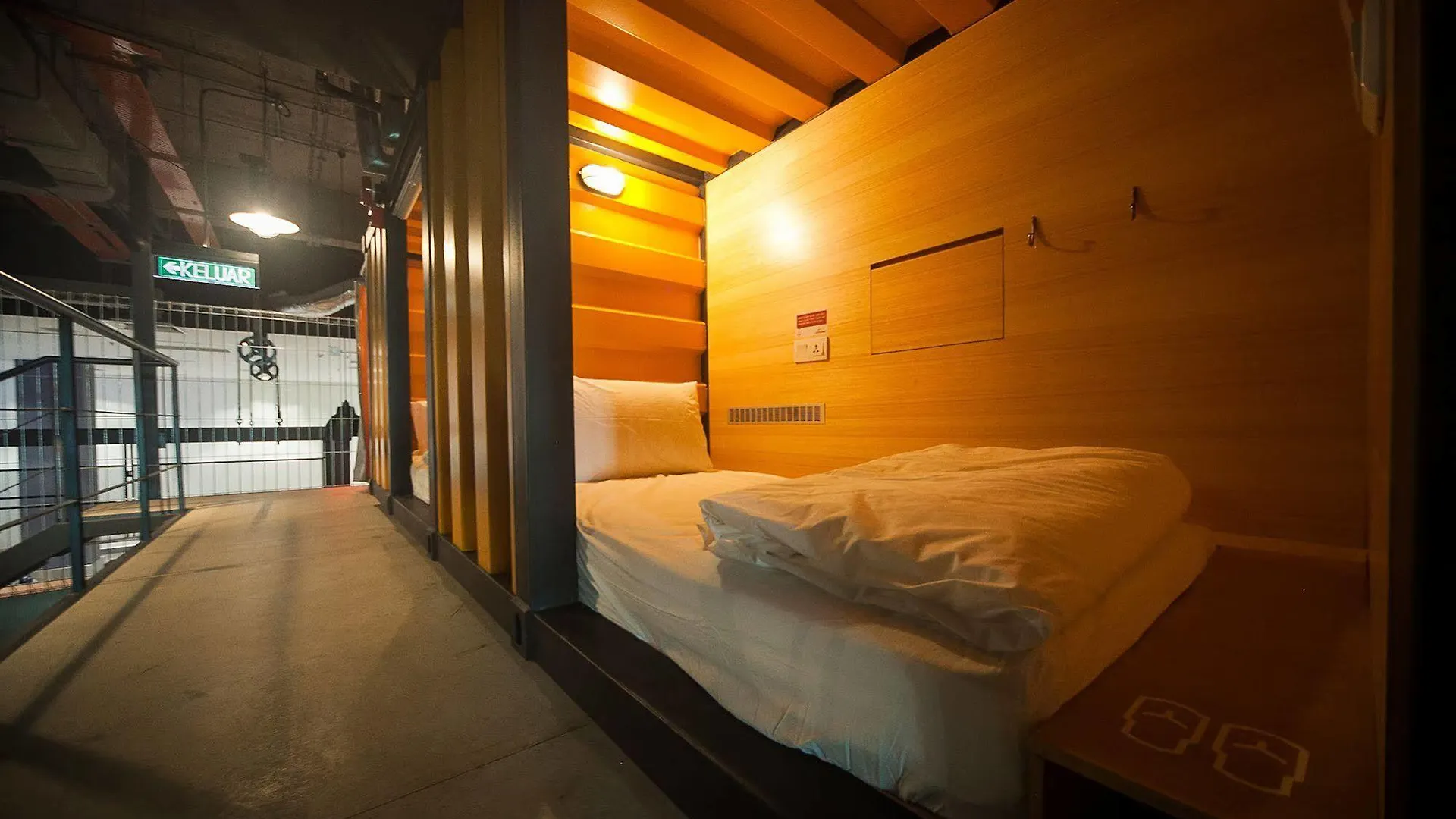 Capsule By Container Hotel セパン カプセルホテル