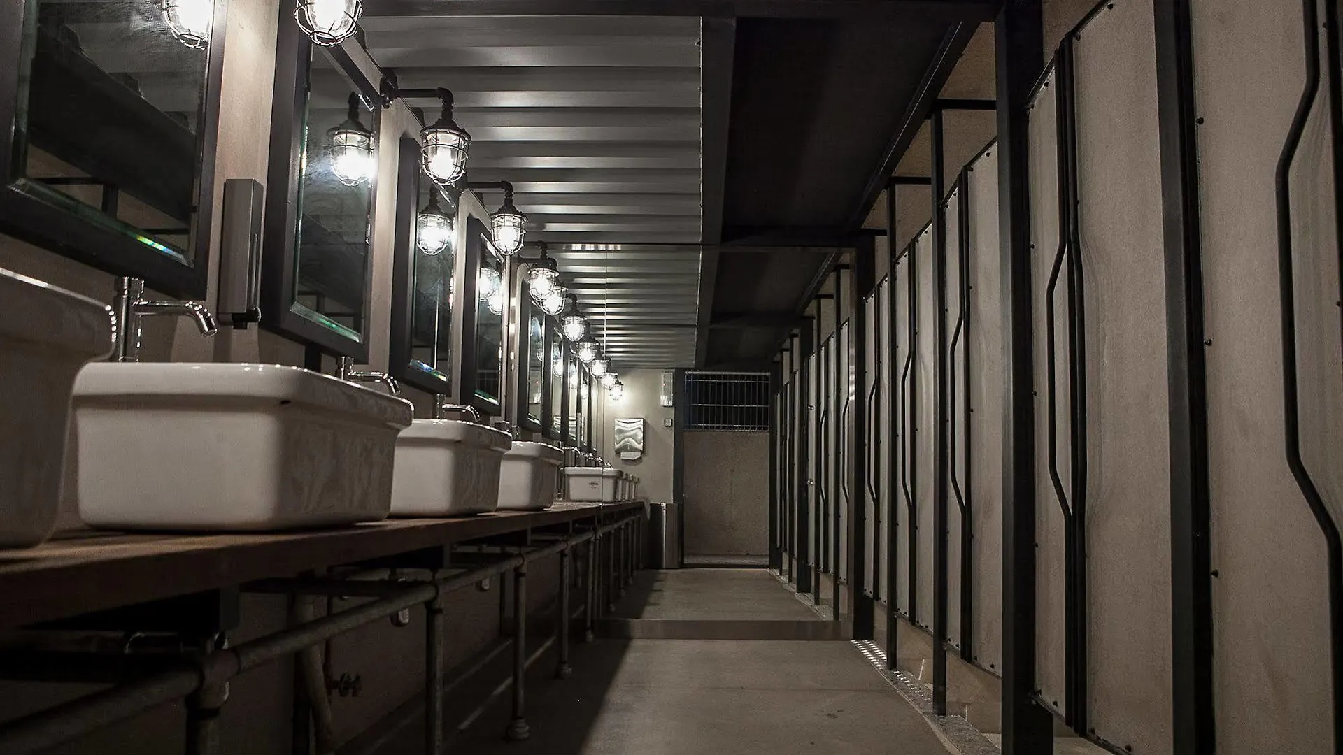 ** Capsule hotel Capsule By Container Hotel Sepang Malaysia